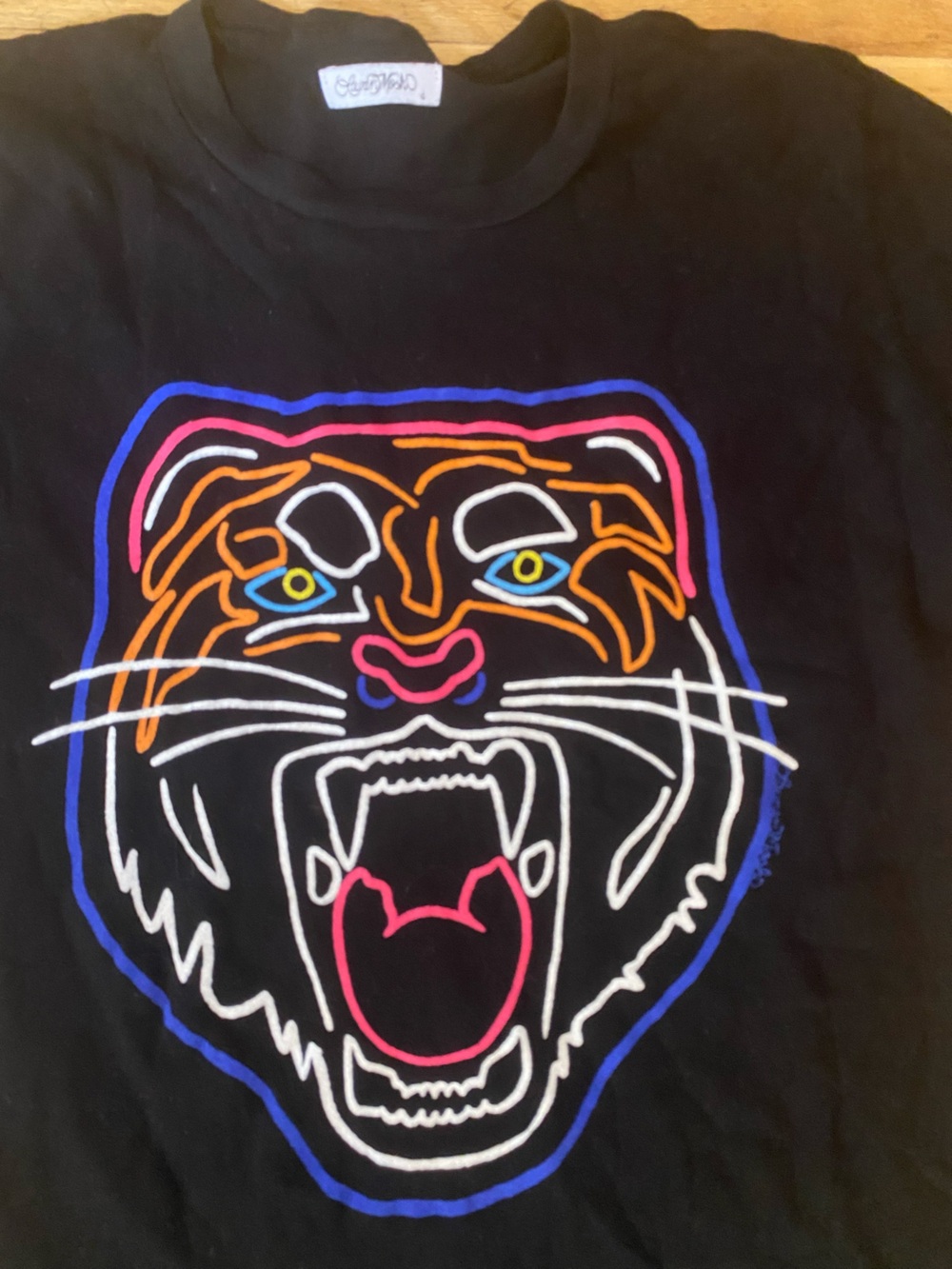 Lauren Moshi black t shirt with a great design. Size small - Picture 2 of 4